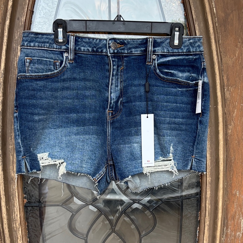 NWT Vigoss Ace High Rise Jean Shorts! 31